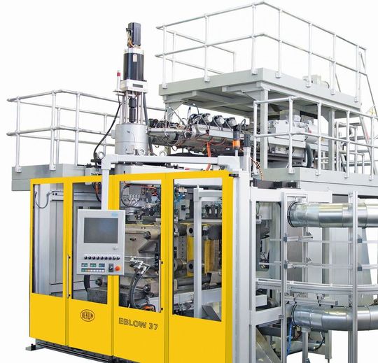 Mit ihrer Performance und einer nutzbaren Formenbreite von 700 mm, kann die Eblow 37 die Produktivität bei der Kanisterherstellung um 15 % steigern. Mit ihrer Performance und einer nutzbaren Formenbreite von 700 mm, kann die Eblow 37 die Produktivität bei der Kanisterherstellung um 15 % steigern.