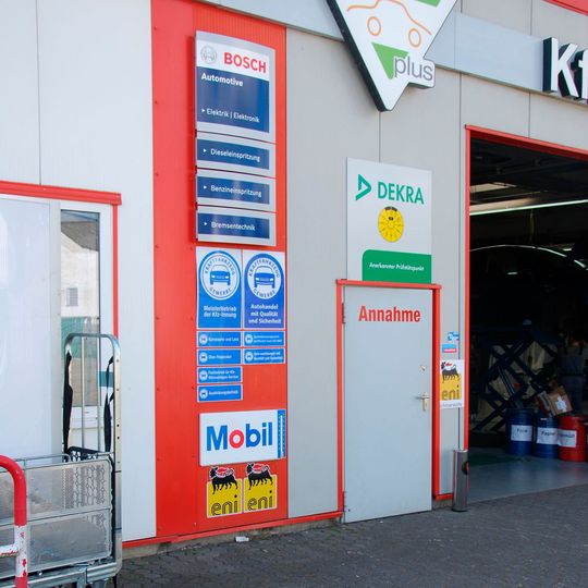 Die Kfz-Manufaktur Luli`Co reagiert flexibel auf alle Kundenwünsche. Die Kfz-Manufaktur Luli`Co reagiert flexibel auf alle Kundenwünsche.