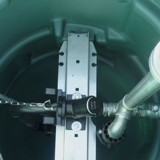 Blick in eine Grundfos-Liftstation Typ PE 08.40E Blick in eine Grundfos-Liftstation Typ PE 08.40E