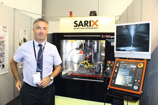 Sarix Sales & Marketing Manager Franck Leleu with with the SX 100 micro EDM machine. Sarix Sales & Marketing Manager Franck Leleu with with the SX 100 micro EDM machine.