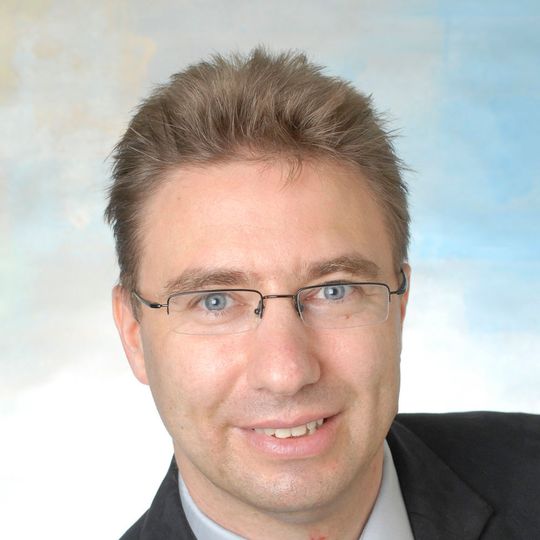 Michael Hanisch ist bei der Gerteis Maschinen + Processengineering AG in der Abteilung Verkauf und Technologie als Senior-Projektingenieur tätig Michael Hanisch ist bei der Gerteis Maschinen + Processengineering AG in der Abteilung Verkauf und Technologie als Senior-Projektingenieur tätig