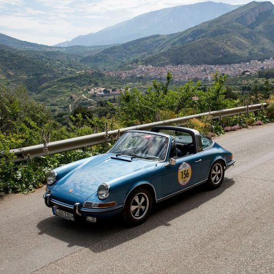 Eine Ausfahrt im Porsche 911 S 2.2 Targa von 1970 lässt Träume wahr werden.