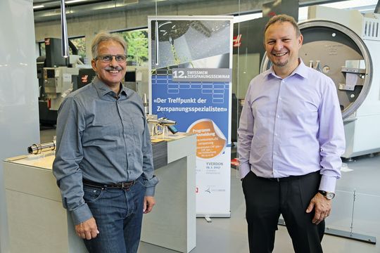 René Näf, vice directeur d'Urma AG et Pascal Streiff, chef de secteur Swissmem et grand organisateur des 3 séminaires sur l'usinage en janvier 2017. René Näf, vice directeur d'Urma AG et Pascal Streiff, chef de secteur Swissmem et grand organisateur des 3 séminaires sur l'usinage en janvier 2017.