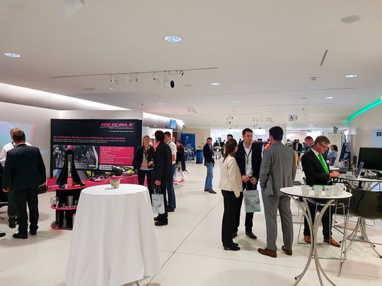 Zwischen den Vorträgen hatten die rund 200 Besucher der Werkzeug- und Formenbautage die Möglichkeit, sich im Rahmen der Ausstellung zu aktuellen Trends und Themen der Branche auszutauschen.