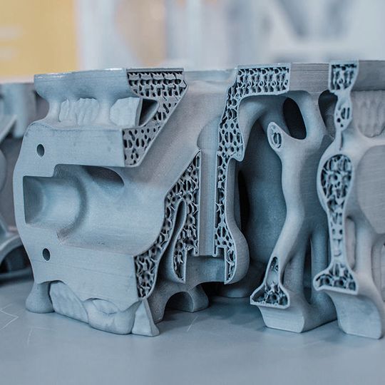 Die Airtec und die Euromold könne Synergieeffekte bewirken, die den Unternehmen aus den Bereichen Luft- und Raumfahrt, Werkzeug- und Formenbau sowie der additiven Technologien neue Möglichkeiten eröffnen.