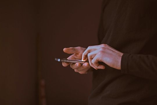 La nouvelle économie est basée sur le partage au sens large et au travail participatif des consommateurs devenus de fait des acteurs de l'économie et des promoteurs du changement. La nouvelle économie est basée sur le partage au sens large et au travail participatif des consommateurs devenus de fait des acteurs de l'économie et des promoteurs du changement.