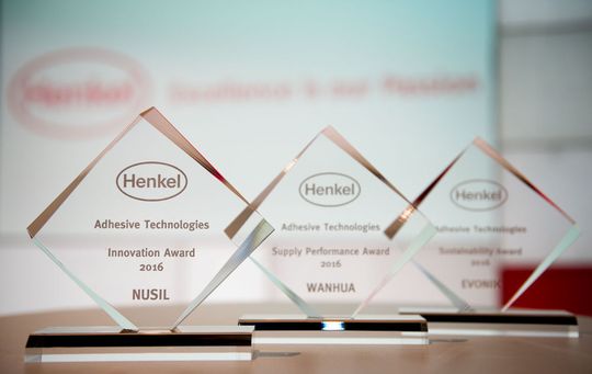 Henkel Adhesive Technologies Supplier Award 2016: Auszeichnungen gab es in diesem Jahr für die Unternehmen Wanhua, NuSil und Evonik. Henkel Adhesive Technologies Supplier Award 2016: Auszeichnungen gab es in diesem Jahr für die Unternehmen Wanhua, NuSil und Evonik.