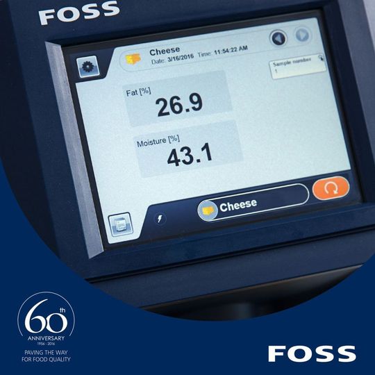 Der Dairyscan von Foss erlaubt eine schnelle und genaue Fett- und Feuchtigkeitsanalyse im Rahmen der Käseproduktion. Der Dairyscan von Foss erlaubt eine schnelle und genaue Fett- und Feuchtigkeitsanalyse im Rahmen der Käseproduktion.