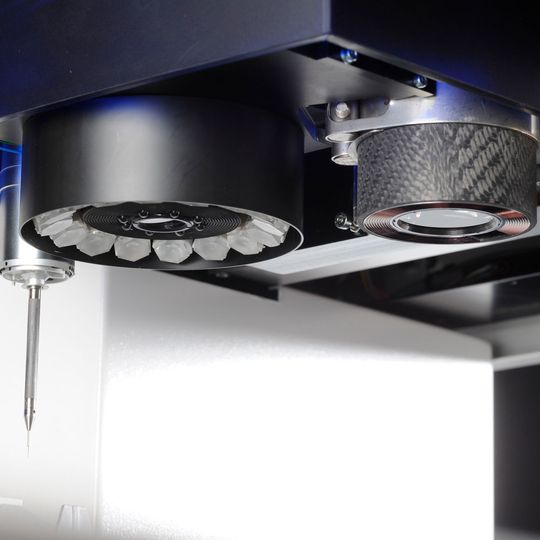 O-Inspect multisensor measuring machines from Zeiss enable optimal measurement of each characteristic-optically or by contact. O-Inspect multisensor measuring machines from Zeiss enable optimal measurement of each characteristic-optically or by contact.