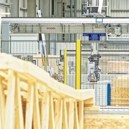 Jeder Träger ein Unikat: Der Güdel-Portalroboter bei Erne ermöglicht eine hochindividualisierte Produktion direkt aus den CAD-Daten. Jeder Träger ein Unikat: Der Güdel-Portalroboter bei Erne ermöglicht eine hochindividualisierte Produktion direkt aus den CAD-Daten.