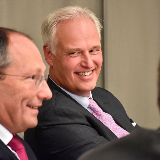 Der Familienunternehmer Carl Martin Welcker (Mitte) ist von der Mitgliederversammlung des Verbands Deutscher Maschinen- und Anlagenbau (VDMA) in Berlin zum neuen VDMA-Präsidenten gewählt worden. Der Familienunternehmer Carl Martin Welcker (Mitte) ist von der Mitgliederversammlung des Verbands Deutscher Maschinen- und Anlagenbau (VDMA) in Berlin zum neuen VDMA-Präsidenten gewählt worden.