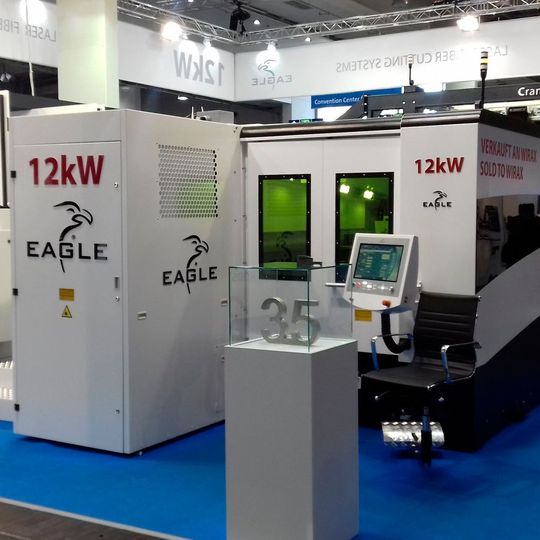 Als Weltneuheit wurde auf der Eruoblech das Modell Inspire 1530 mit einem 12-kW-Faserlaser aus dem Hause IPG gezeigt. Als Weltneuheit wurde auf der Eruoblech das Modell Inspire 1530 mit einem 12-kW-Faserlaser aus dem Hause IPG gezeigt.
