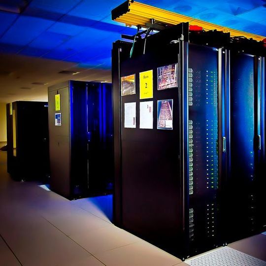 Moderne Plattformen und Frameworks vereinfachen und beschleunigen die Entwicklung für Mainframe-Umgebungen. Moderne Plattformen und Frameworks vereinfachen und beschleunigen die Entwicklung für Mainframe-Umgebungen.