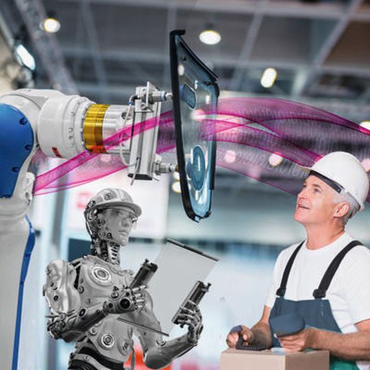 Hand in Hand mit Kollege Roboter: In Zukunft müssen Fertigungsunternehmen effizient und gleichzeitig individuell produzieren. Hand in Hand mit Kollege Roboter: In Zukunft müssen Fertigungsunternehmen effizient und gleichzeitig individuell produzieren.