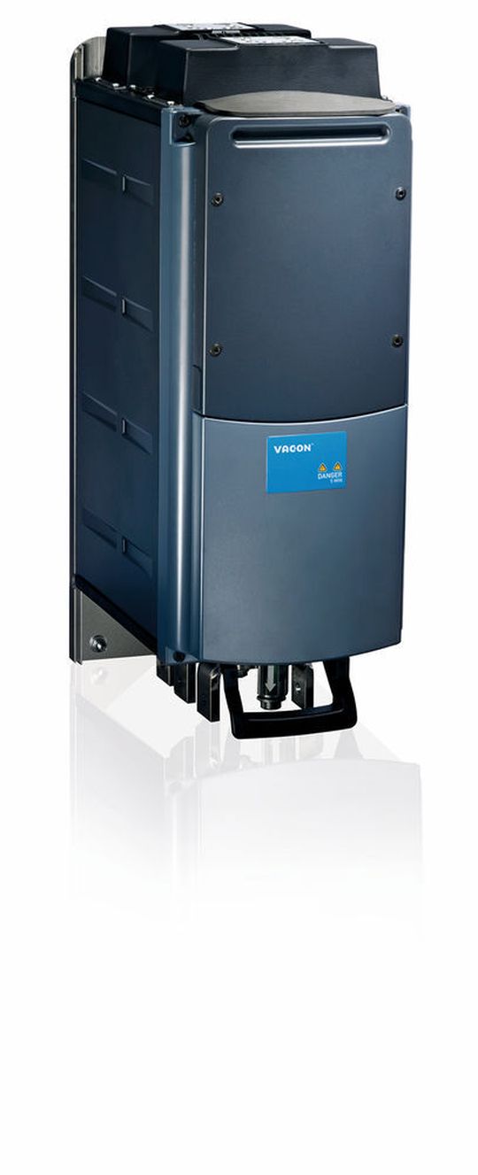 Die Regelung der Motoren übernehmen sechs wassergekühlte Vacon-NXP-690-V-Frequenzumrichter mit 355 kW. Die Regelung der Motoren übernehmen sechs wassergekühlte Vacon-NXP-690-V-Frequenzumrichter mit 355 kW.