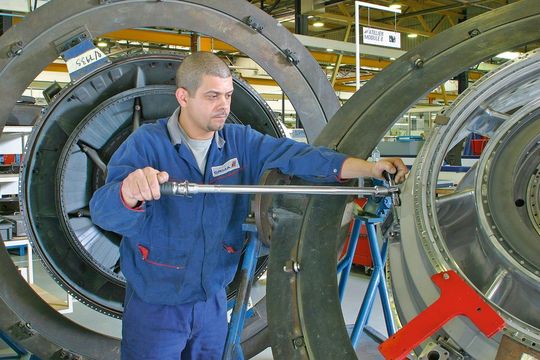 Höchste Qualität in der Verschraubungsmontage erfordert akkurat arbeitende Werkzeuge. Höchste Qualität in der Verschraubungsmontage erfordert akkurat arbeitende Werkzeuge.