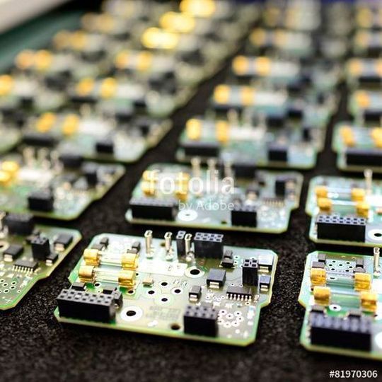 Die Antriebe von Kendrion sind mit vielen Herstellern kompatibel und eignen sich auch für anspuchsvolle Fertigungsprozesse wie etwa in der Elektronik. Die Antriebe von Kendrion sind mit vielen Herstellern kompatibel und eignen sich auch für anspuchsvolle Fertigungsprozesse wie etwa in der Elektronik.