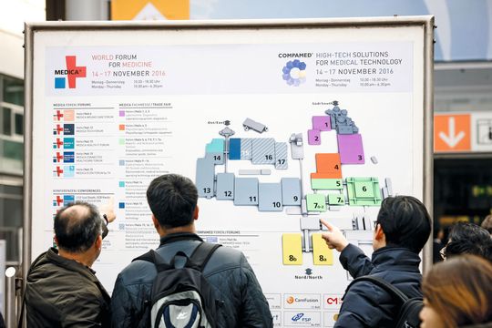 Wo geht's bitteschön zur Compamed 2016? Hallen 8a und 8b. Wo geht's bitteschön zur Compamed 2016? Hallen 8a und 8b.