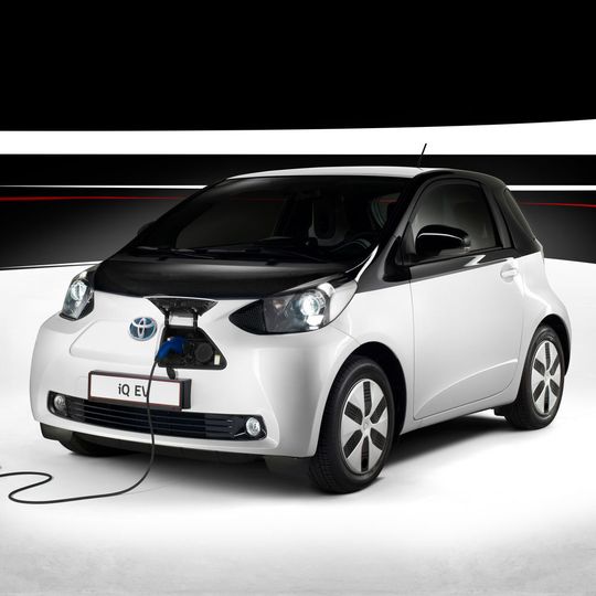 Zusammen mit Zulieferern will Toyota künftig neue Elektrofahrzeuge entwickeln. Zusammen mit Zulieferern will Toyota künftig neue Elektrofahrzeuge entwickeln.