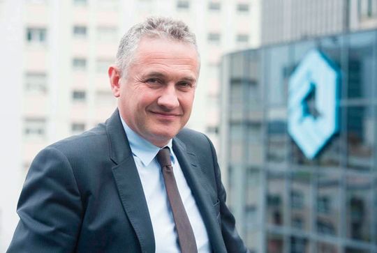 "L'industrie française se réveille. Dans un certain nombre de territoires, les acteurs industriels se prennent en main et réfléchissent collectivement aux solutions permettant de se financer, de se développer à l'export, d'innover. Notre industrie fera encore des étincelles, j'en suis convaincu", explique Bruno Grandjean. "L'industrie française se réveille. Dans un certain nombre de territoires, les acteurs industriels se prennent en main et réfléchissent collectivement aux solutions permettant de se financer, de se développer à l'export, d'innover. Notre industrie fera encore des étincelles, j'en suis convaincu", explique Bruno Grandjean.