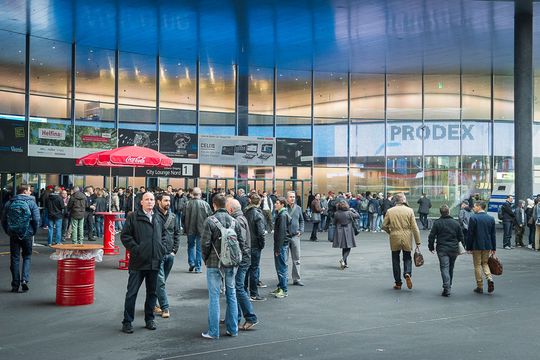Malgré un contexte économique difficile c'est plus de 50'000 qui se sont rendu à Prodex/Swisstech pour découvrir les produits de plus de 770 exposants. Malgré un contexte économique difficile c'est plus de 50'000 qui se sont rendu à Prodex/Swisstech pour découvrir les produits de plus de 770 exposants.