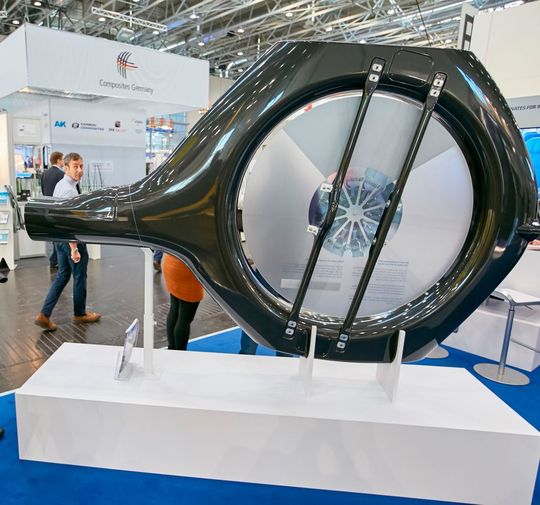 Nach neuesten Informationen des Veranstalters Reed Exhibitions Deutschland, wird die internationale Fachmesse für Verbundwerkstoffe, die Composites Europe, in Zukunft nur noch in Stuttgart ihre Zelte aufschlagen. Damit endet der Wechsel zwischen den Event-Lokalitäten Düsseldorf und Stuttgart. Mit dieser Entscheidung folge der Messeveranstalter den Wünschen der Aussteller und des Fachbeirates.