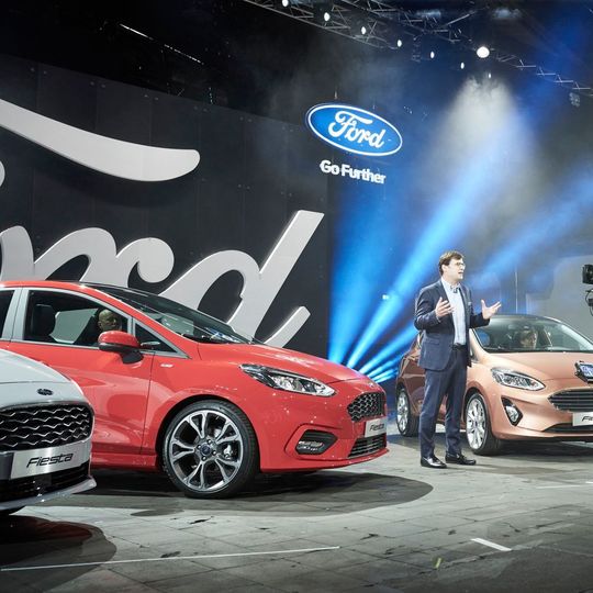Ford-Europachef Jim Farley enthüllte auf der Go-Further-Veranstaltung in Köln den neuen Fiesta. Ford-Europachef Jim Farley enthüllte auf der Go-Further-Veranstaltung in Köln den neuen Fiesta.