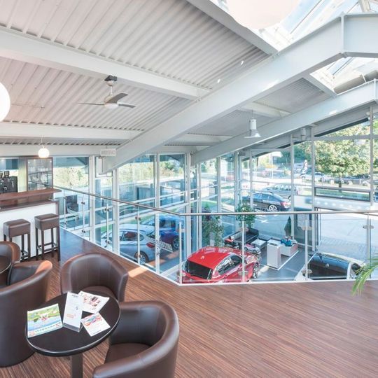 Etwa 400.000 Euro investierte Unterberger in den Umbau seiner Filiale am Chiemsee. Etwa 400.000 Euro investierte Unterberger in den Umbau seiner Filiale am Chiemsee.