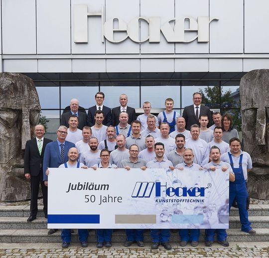 Die „Heckeraner“, Experten für transparente Kunststoffteile, haben jetzt das 50. Jahr des Bestehens von Hecker Kunststofftechnik gefeiert. Die „Heckeraner“, Experten für transparente Kunststoffteile, haben jetzt das 50. Jahr des Bestehens von Hecker Kunststofftechnik gefeiert.