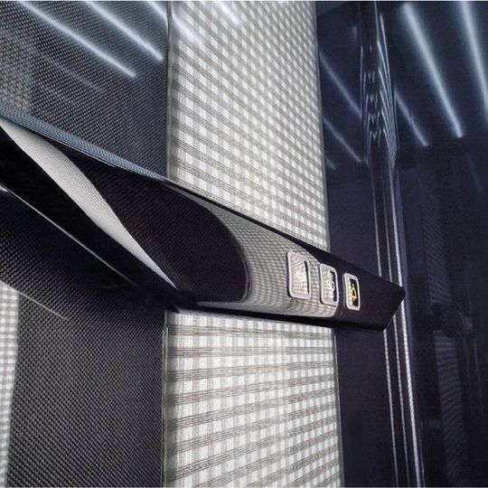 Funktionsintegrierter Leichtbau mit ansprechendem Design: Aufzugskabine aus faserverstärktem Kunststoff – die erste ihrer Art. Funktionsintegrierter Leichtbau mit ansprechendem Design: Aufzugskabine aus faserverstärktem Kunststoff – die erste ihrer Art.