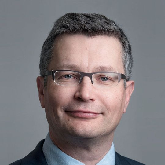 Sami Pelkonen, CEO der Business Unit Electrolysis & Polymers Technologies von Thyssenkrupp Industrial Solutions: „Mit unseren führenden Polykondensationstechnologien und -anlagen sind wir erfolgreich im russischen Markt etabliert.“ Sami Pelkonen, CEO der Business Unit Electrolysis & Polymers Technologies von Thyssenkrupp Industrial Solutions: „Mit unseren führenden Polykondensationstechnologien und -anlagen sind wir erfolgreich im russischen Markt etabliert.“
