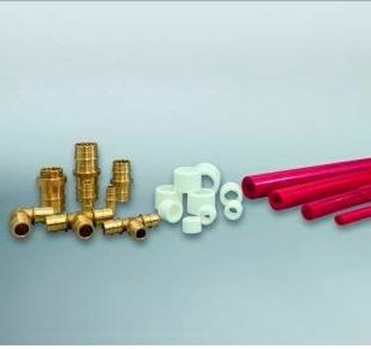 Um Montagearbeiten in der Sanitärtechnik zu erleichtern, hat Giacomini in komplettes Verteilersystem entwickelt, das sich aus Rohren aus dem Kunststoff PEX-b, luftdichten Fittings aus Messing und einem Kunststofferweiterungsring aus einer Formgedächtnis-Legierung zusammen setzt. Um Montagearbeiten in der Sanitärtechnik zu erleichtern, hat Giacomini in komplettes Verteilersystem entwickelt, das sich aus Rohren aus dem Kunststoff PEX-b, luftdichten Fittings aus Messing und einem Kunststofferweiterungsring aus einer Formgedächtnis-Legierung zusammen setzt.