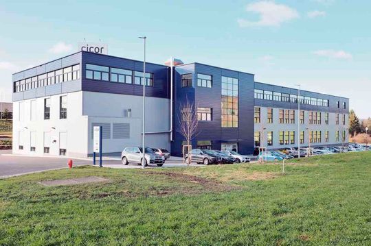 Das neue Produktions- und Verwaltungsgebäude von Cicor im Schweizer Wil/Bronschhofen. Das neue Produktions- und Verwaltungsgebäude von Cicor im Schweizer Wil/Bronschhofen.