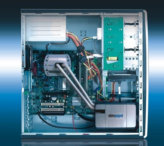 Für aktuelle und zukünftige Hotspots: Das neue Flüssigkühlsystem überzeugt nicht nur durch Funktionalität, sondern auch durch Langlebigkeit und Zuverlässigkeit. Durch seinen modularen Aufbau passt es sich gut an unterschiedliche Applikationsanforderungen an. Für aktuelle und zukünftige Hotspots: Das neue Flüssigkühlsystem überzeugt nicht nur durch Funktionalität, sondern auch durch Langlebigkeit und Zuverlässigkeit. Durch seinen modularen Aufbau passt es sich gut an unterschiedliche Applikationsanforderungen an.