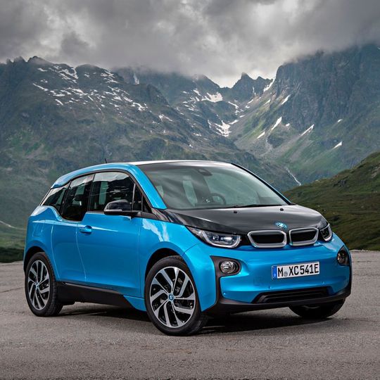 Alternative Antriebskonzepte wie beim BMW i3 treffen laut einer Dena-Studie auf ein höheres Interesse. Alternative Antriebskonzepte wie beim BMW i3 treffen laut einer Dena-Studie auf ein höheres Interesse.