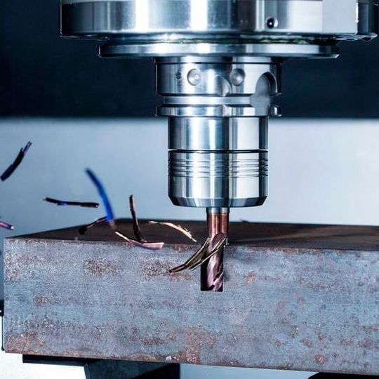 Der optimierte VHM-Schaftfräser des Fraunhofer-IPA, der 25 % mehr Leistung bringt und dabei mit 17 % weniger Energie auskommt, machte dieses Jahr das Rennen um den 1. Platz des Hans-Jürgen Warnecke Innovationspreises.