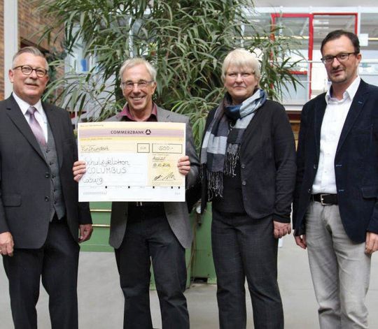 Pfeiffer Vacuum unterstützt das Projekt „Schulzyklotron Columbus“. Pfeiffer Vacuum unterstützt das Projekt „Schulzyklotron Columbus“.