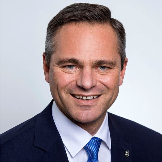 Rüdiger Keinberger scheidet als Vorstandsmitglied aus der Röchling-Gruppe aus. Rüdiger Keinberger scheidet als Vorstandsmitglied aus der Röchling-Gruppe aus.