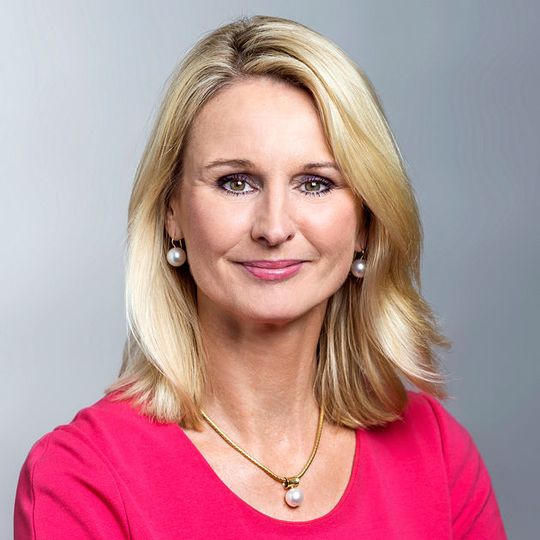 Dr. Ariane Reinhart, zuständig für das Ressort Personal und Arbeitsdirektorin, wurde für fünf weitere Jahre als Vorstandsmitglied bestätigt. Dr. Ariane Reinhart, zuständig für das Ressort Personal und Arbeitsdirektorin, wurde für fünf weitere Jahre als Vorstandsmitglied bestätigt.