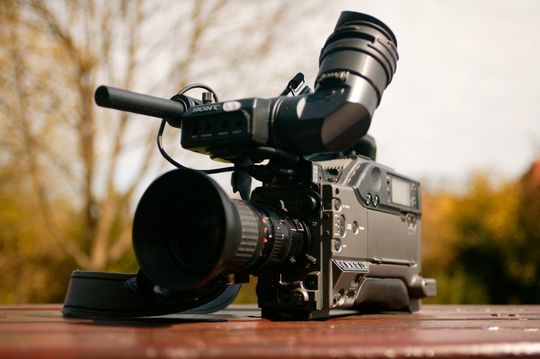 Lern- und Erklärvideos sind aus der digitalen Informationsvermittlung nicht mehr wegzudenken. Lern- und Erklärvideos sind aus der digitalen Informationsvermittlung nicht mehr wegzudenken.