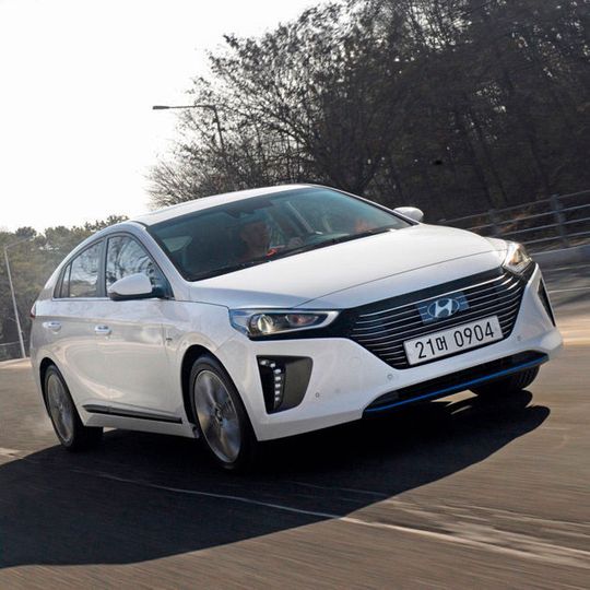 Der Hyundai Ioniq zählt zu den drei NCAP-Klassenbesten 2016. Der Hyundai Ioniq zählt zu den drei NCAP-Klassenbesten 2016.