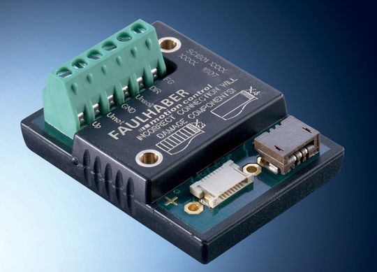 Software bestimmte Drehzahlreglergeneration für DC und EC-Motoren: Kompakt und vielseitig nutzen lässt sich der Controller SC 1801 für alle Motoren bis 1 A Dauerstromaufnahme. Software bestimmte Drehzahlreglergeneration für DC und EC-Motoren: Kompakt und vielseitig nutzen lässt sich der Controller SC 1801 für alle Motoren bis 1 A Dauerstromaufnahme.