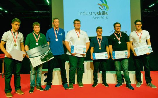 Les vainqueurs d'InstrySkills 2016 qui a eu lieu pendant et sur le site de Prodex / Swisstech auront la chance de représenter la Suisse au WorldSkills à Abu Dhabi en octobre 2017. Les vainqueurs d'InstrySkills 2016 qui a eu lieu pendant et sur le site de Prodex / Swisstech auront la chance de représenter la Suisse au WorldSkills à Abu Dhabi en octobre 2017.