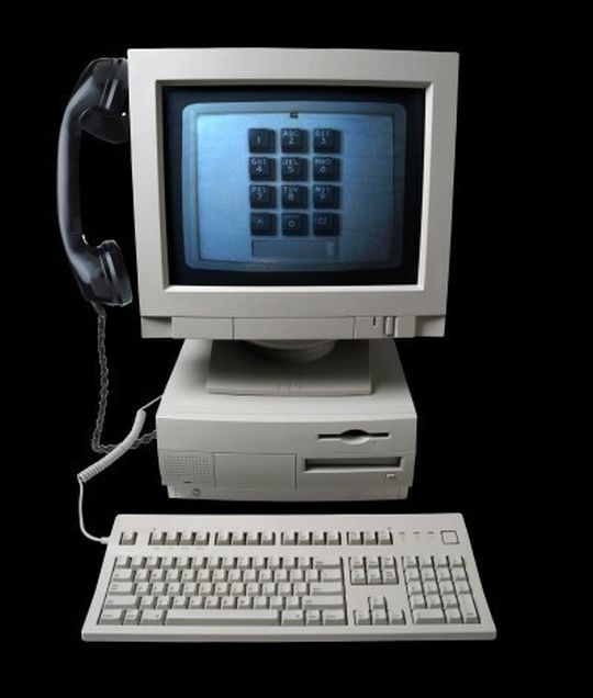 Nur wer seine Voice-over-IP-Systeme richtig absichert ist vor Mithörern geschützt. Nur wer seine Voice-over-IP-Systeme richtig absichert ist vor Mithörern geschützt.