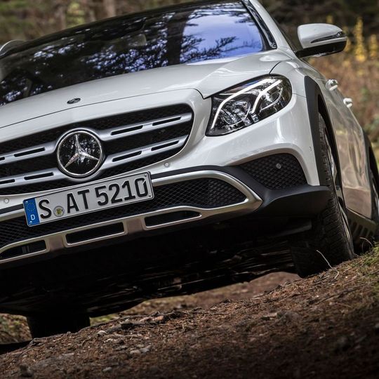 Die SUV-Version des E-Klasse-Kombis kommt Ende März 2017 in den Handel.