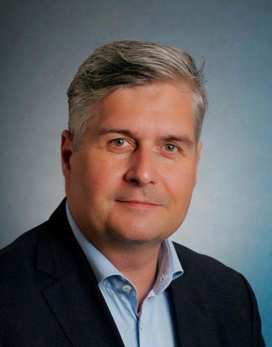 Dominic Konrad, CEO von IQC: „Die Validierung der Beschaffungsprozesse betrifft all jene Prozesse, die während der späteren Produktionsphase nicht mehr zu 100 Prozent geprüft werden und aus deren Nicht-Konformität sich potenzielle Gefährdungen für Anwender oder Patienten ergeben könnten." Dominic Konrad, CEO von IQC: „Die Validierung der Beschaffungsprozesse betrifft all jene Prozesse, die während der späteren Produktionsphase nicht mehr zu 100 Prozent geprüft werden und aus deren Nicht-Konformität sich potenzielle Gefährdungen für Anwender oder Patienten ergeben könnten."
