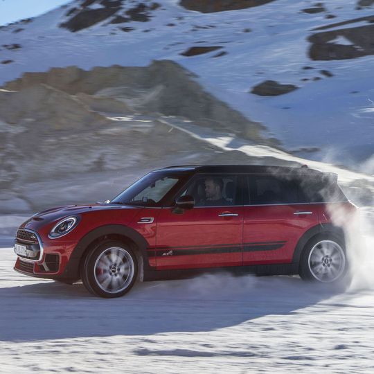 Mini bringt auch für den Clubman eine JCW-Spitzenversion. Mini bringt auch für den Clubman eine JCW-Spitzenversion.