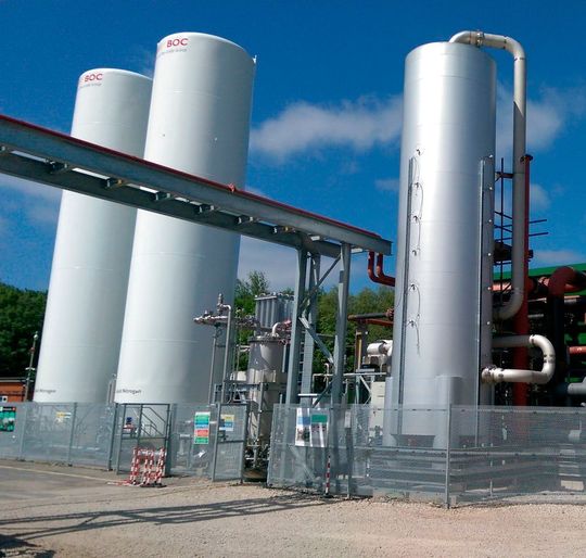 The Laes demonstration plant uses liquid air to drive a generator and produce electricity which is then fed back into the national grid. The Laes demonstration plant uses liquid air to drive a generator and produce electricity which is then fed back into the national grid.