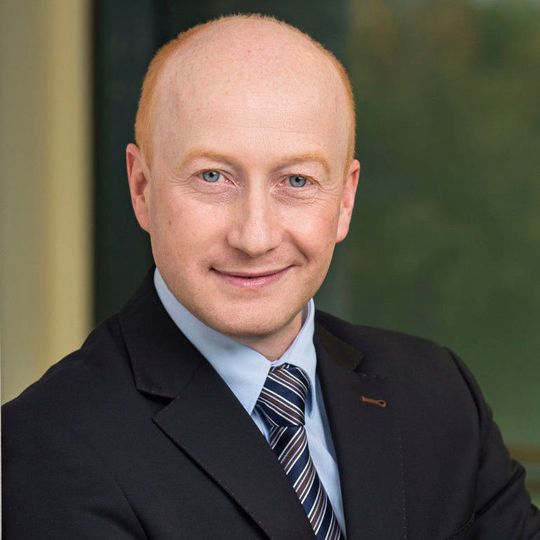 Sven Heinsen hat sein Amt als CEO von Dimension Data überraschend niedergelegt. Sven Heinsen hat sein Amt als CEO von Dimension Data überraschend niedergelegt.