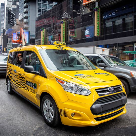 In Europa startet der Transit Custom als Plug-in-Hybrid ab 2019; in den USA sollen ab 2020 auch der Pick-Up F-150 und Mustang hybridisiert werden. In Europa startet der Transit Custom als Plug-in-Hybrid ab 2019; in den USA sollen ab 2020 auch der Pick-Up F-150 und Mustang hybridisiert werden.